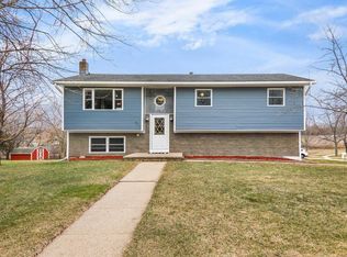 401 Linda Rd, Mount Horeb, WI 53572
