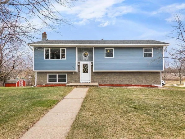 401 Linda Rd, Mount Horeb, WI 53572