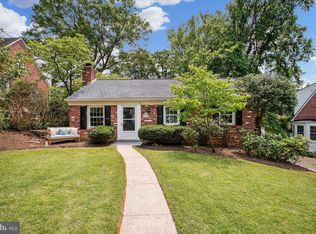 6215 Vorlich Ln, Bethesda, MD 20816