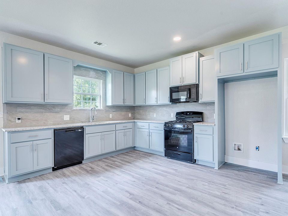 1st image of 411 S Avenue B
