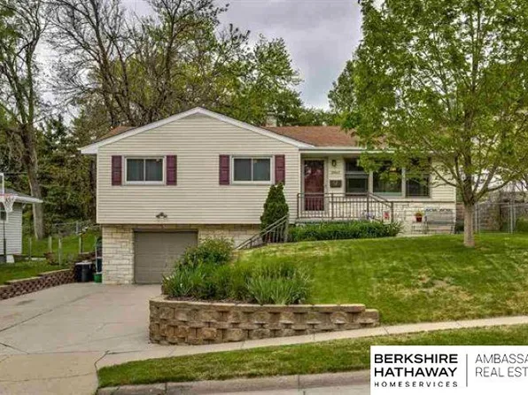 3061 S 46th Ave, Omaha, NE 68106