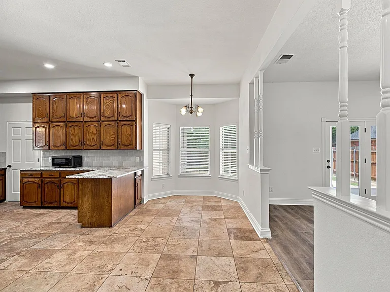 1205 Shannon Ln — Photo 17