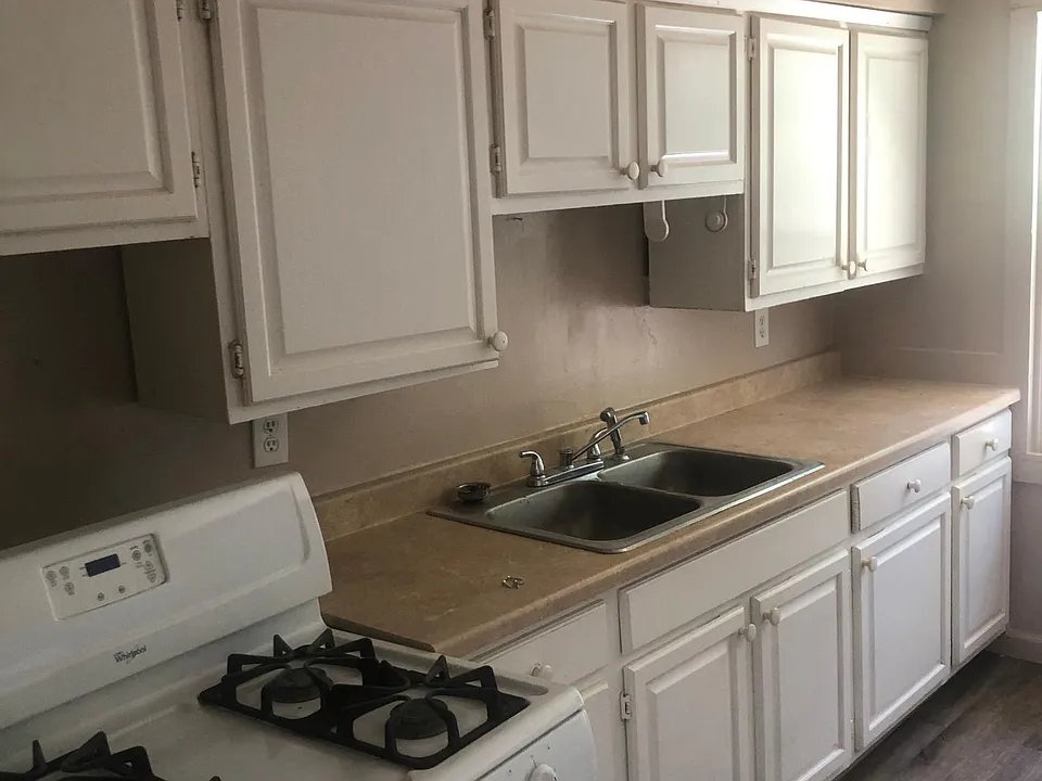 Building Photo 3