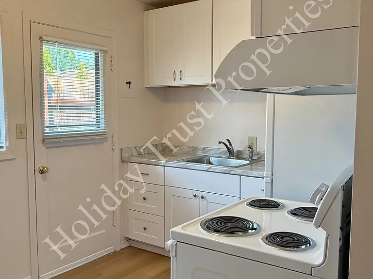 314 Cleveland Ave SE — Photo 5