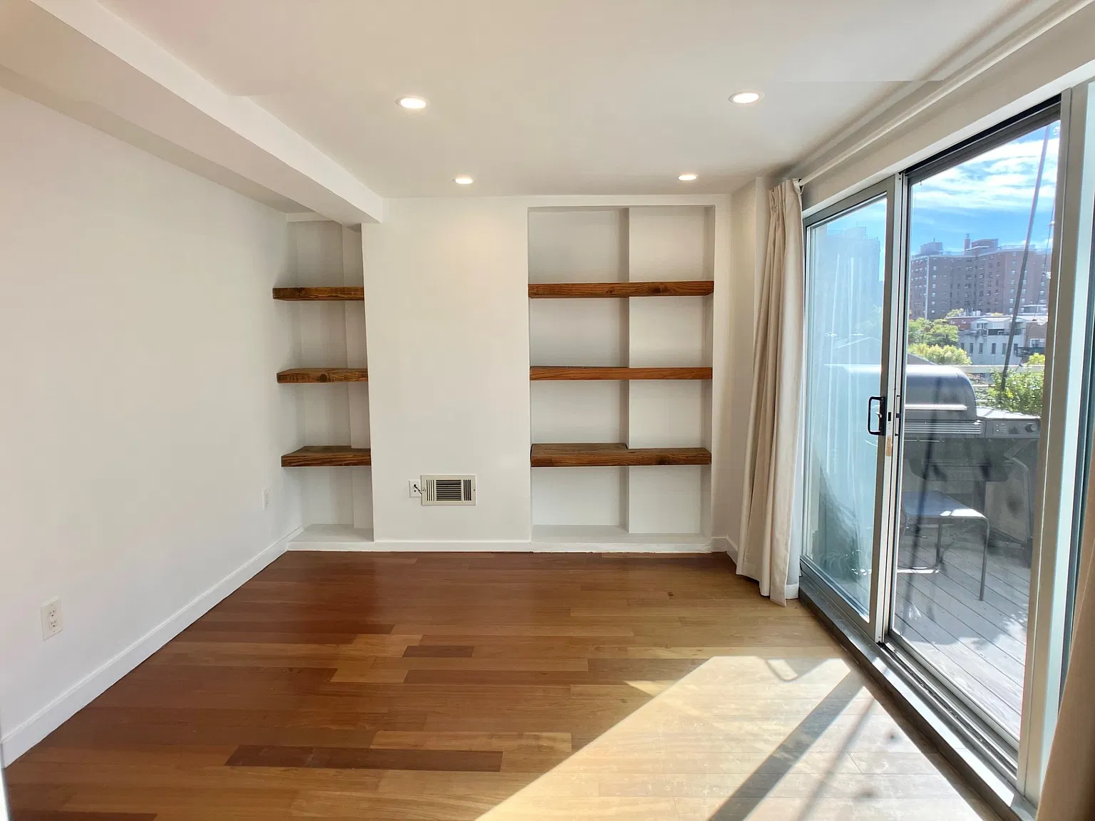 335 Warren Street — Photo 2