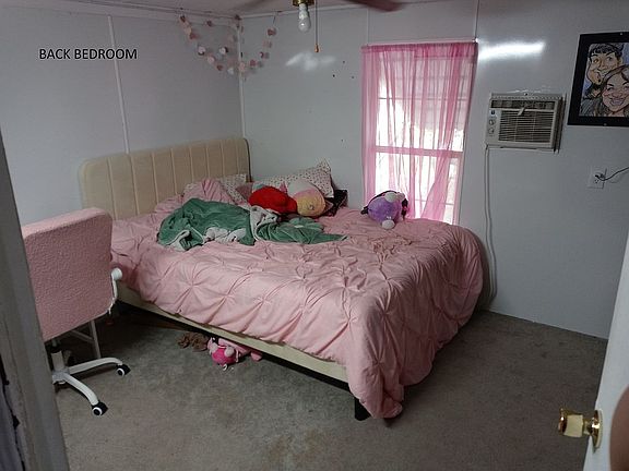 2nd image of 5431 NE 35th St