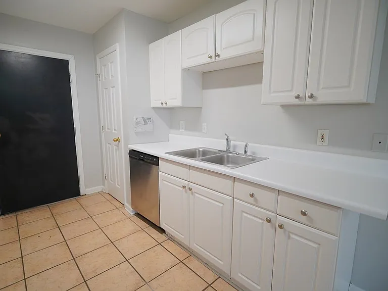 859 W Brevard St #2 — Photo 6