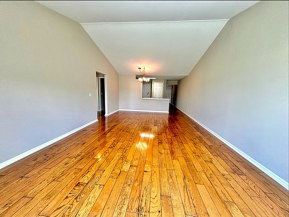 3rd image of 190 Gethings Cir