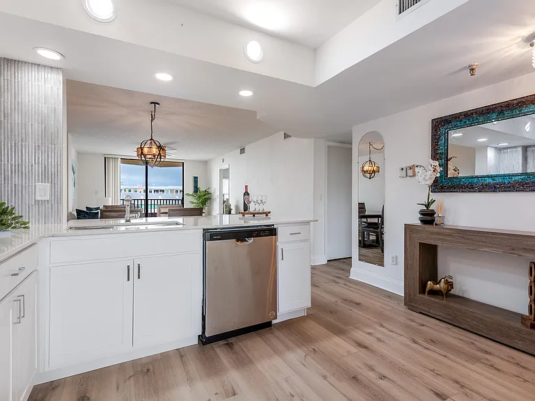 896 N Federal Hwy #527 — Photo 3