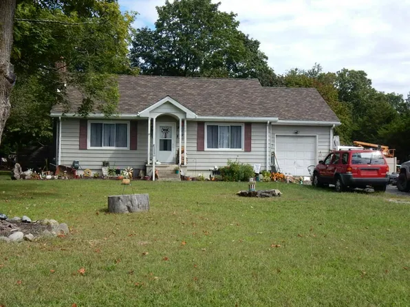 648 6th St, Atco, NJ 08004