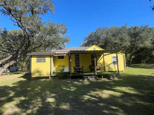 341 County Road 355, Elmaton, TX 77440
