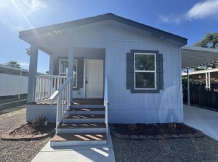 725 W Thornton Ave, Hemet, CA 92543