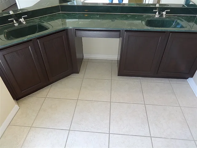 845 Brookstone Ct — Photo 9