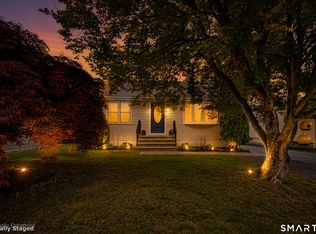 1710 Stratfield Rd, Fairfield, CT 06825