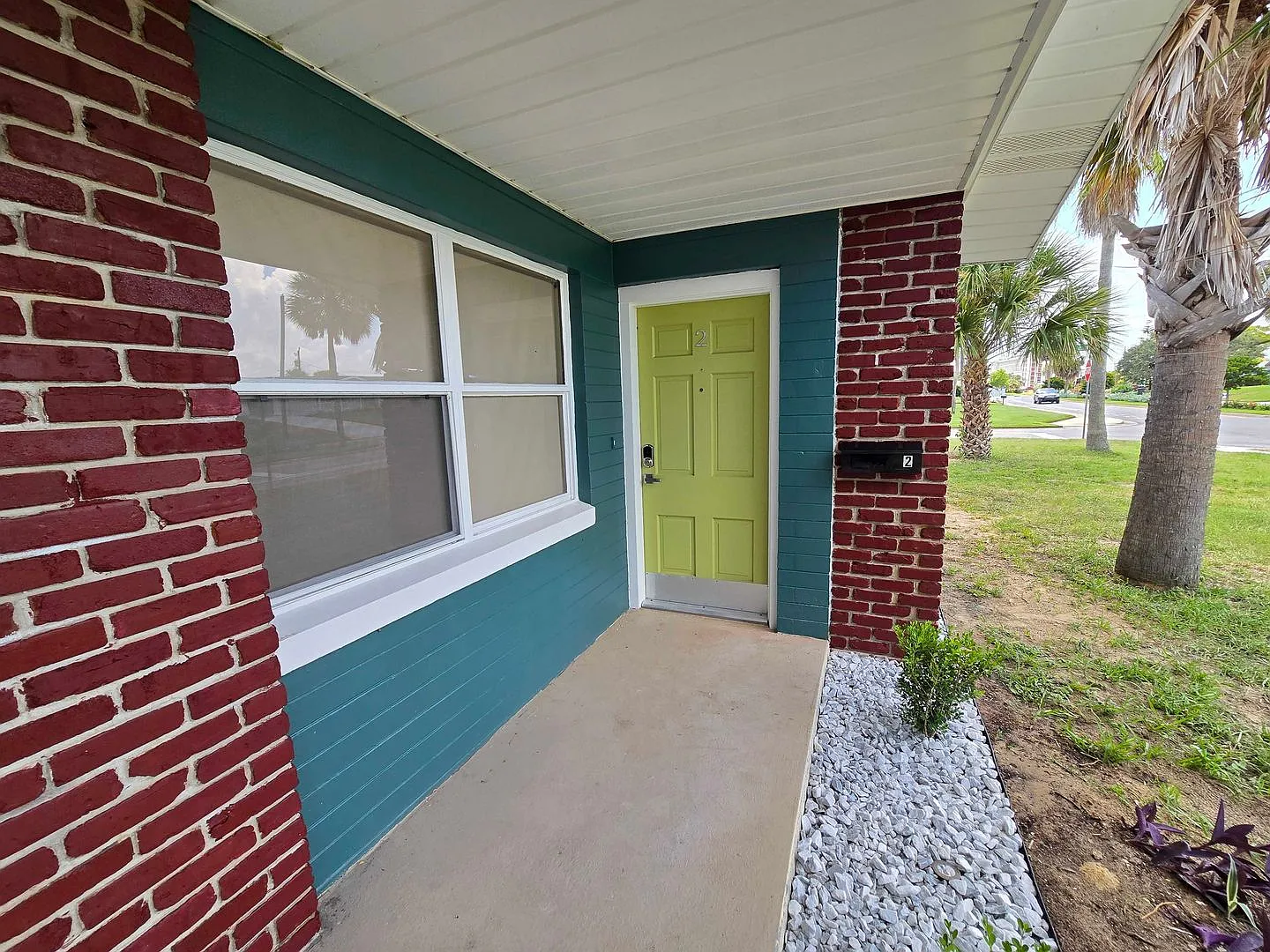 Fully updated 2-bedroom, 1-bath home in Daytona Beach — Photo 2