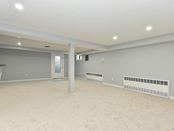 5th image of 3773 Charlotte Ct