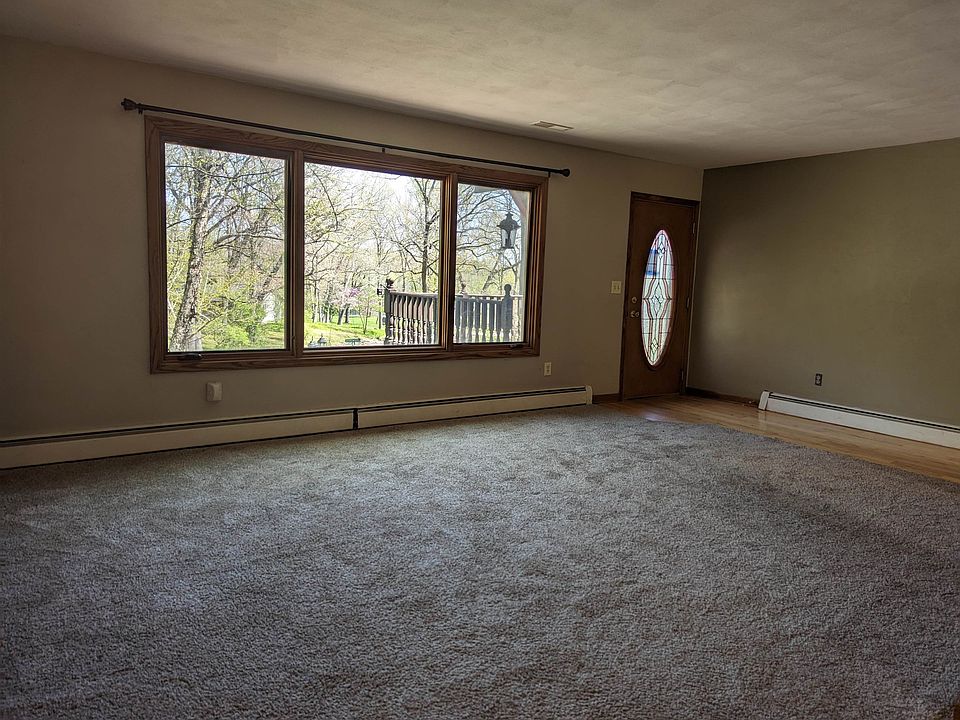 4496 Shorewood Dr, Rockford, IL 61101 Zillow