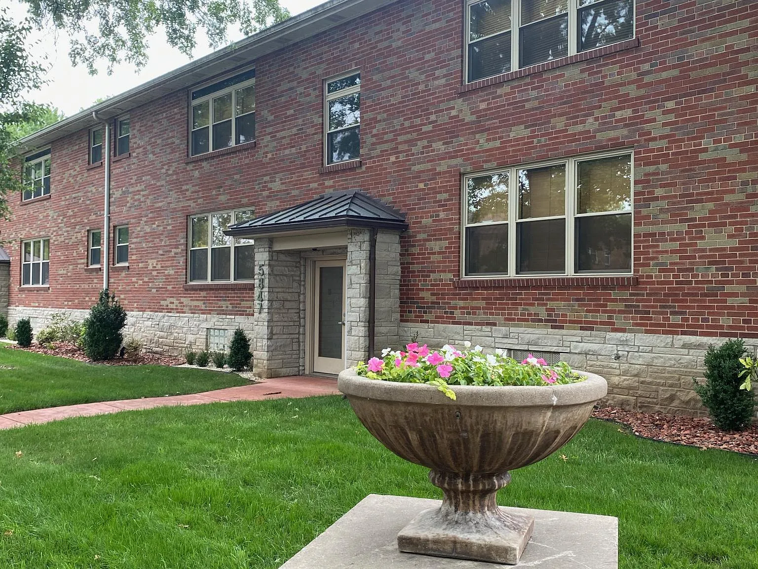 1 bed, 750 sqft, $975 — Photo 3