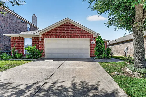 803 E Alexander Ln Photo 1