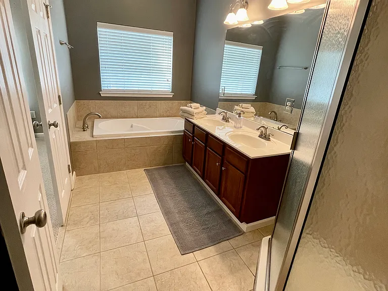 Master Bathroom Double Vanity, Garden Tub, Shower