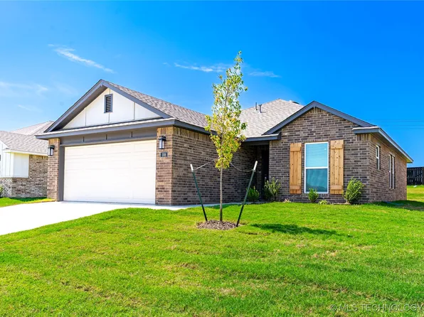 108 S 26th St, Collinsville, OK 74021
