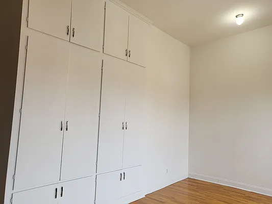 Rented by BR Edwards Associates Inc | media 4