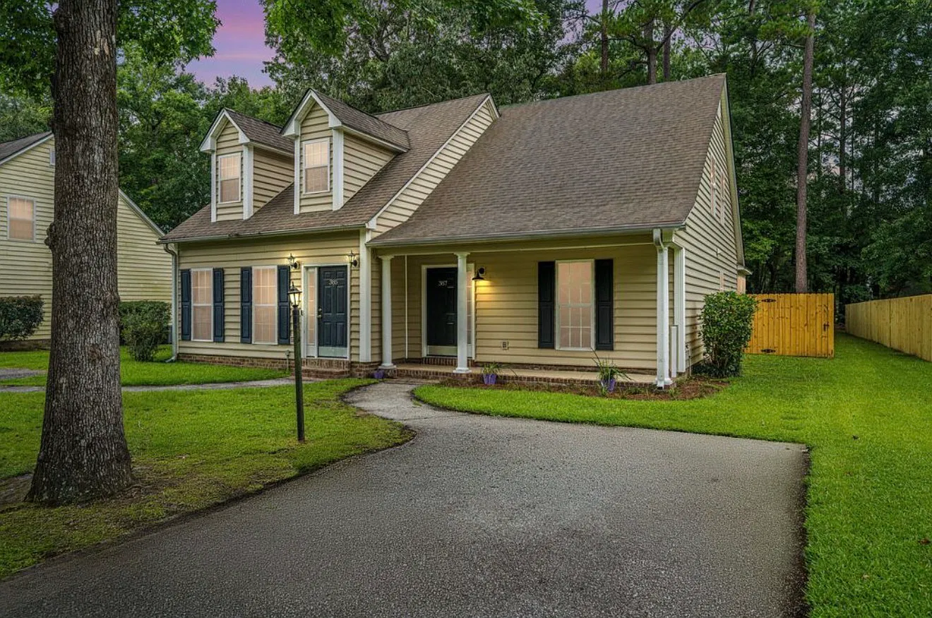 3 bed, 1265 sqft, $2,200 — Photo 1