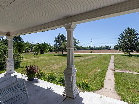 4th image of 6862 Travis Rd