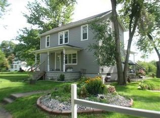37 Greenwood Ave, Hillsdale, MI 49242