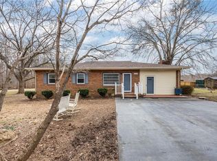 289 Vfw Rd, Reidsville, NC 27320