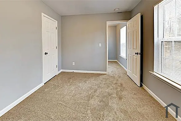 2805 Kendrick Dr — Photo 4