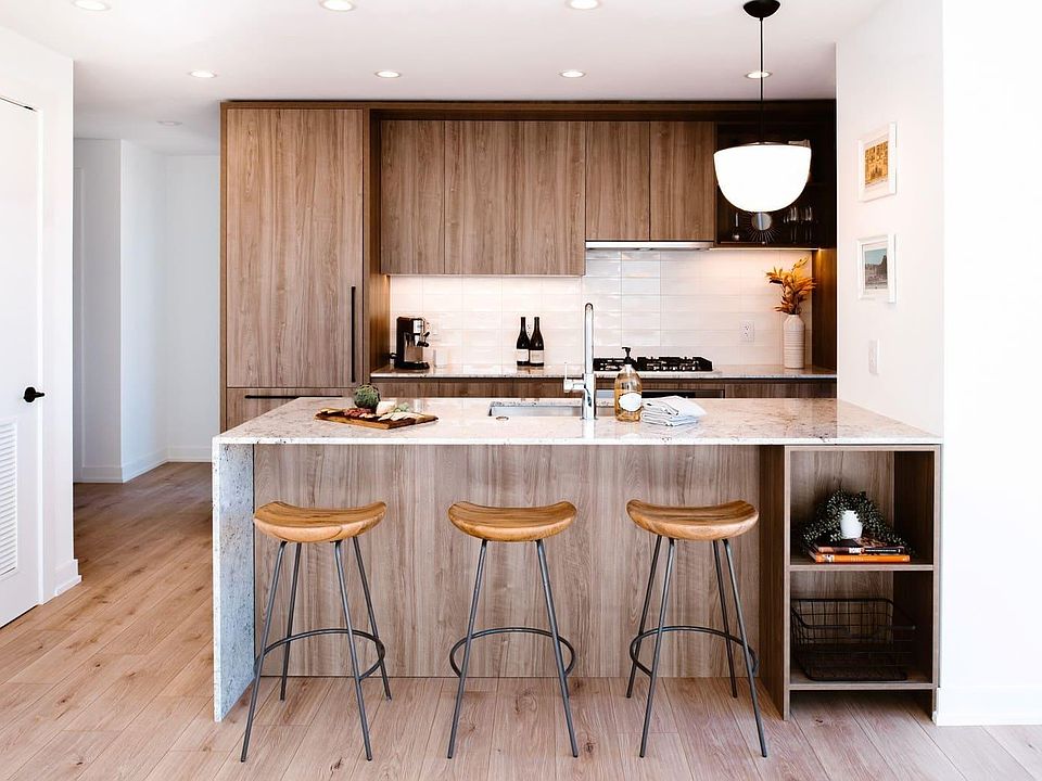 1st image of 300 W Grand Ave #1809