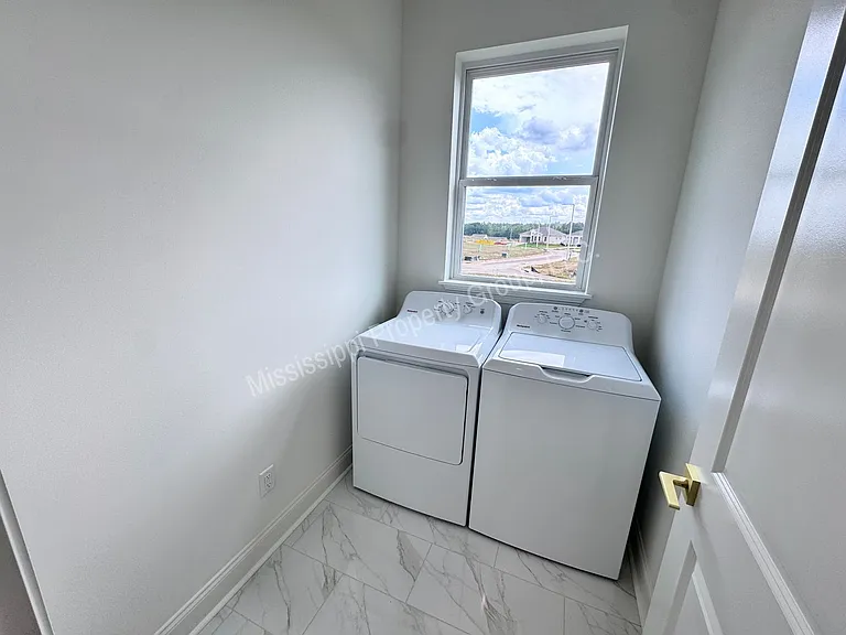 721 Primrose Dr — Photo 12