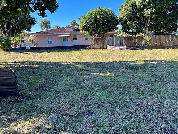 3rd image of 601 77th Ave