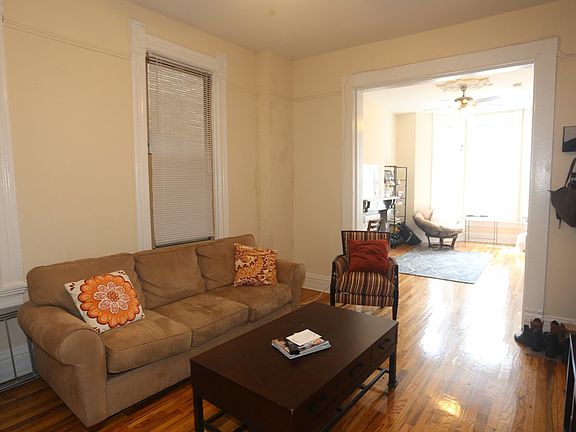 4th image of 2137 N Sheffield Ave #3