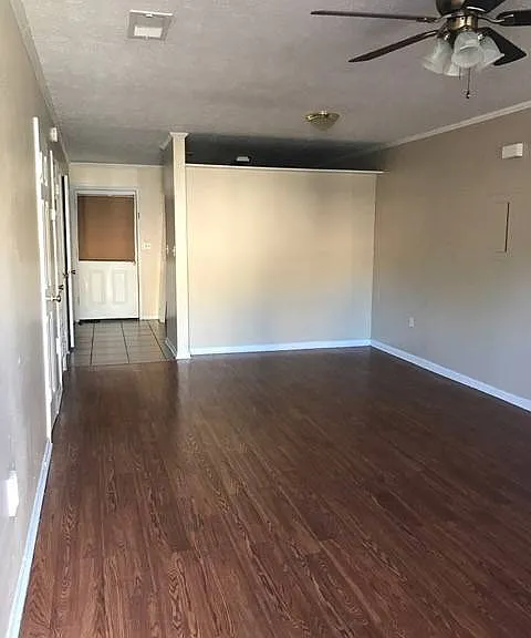 6101 Harvey St — Photo 2