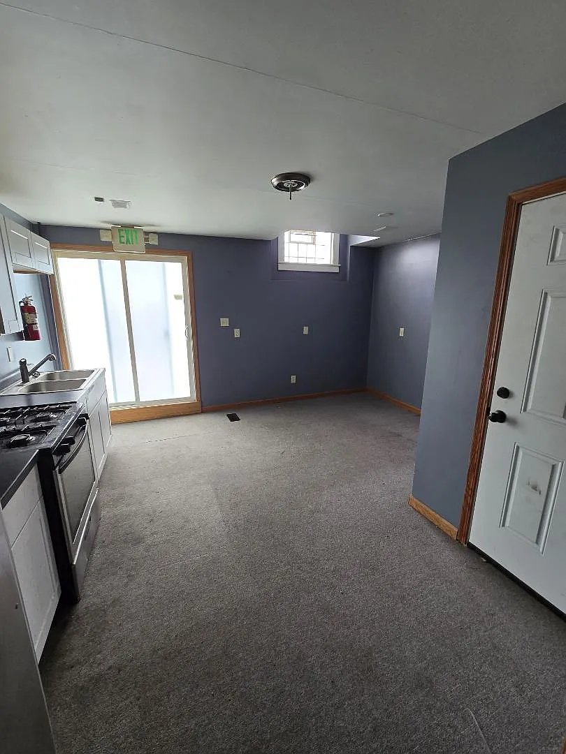 411 Main St - 411 Main St. Unit 1R — Photo 2
