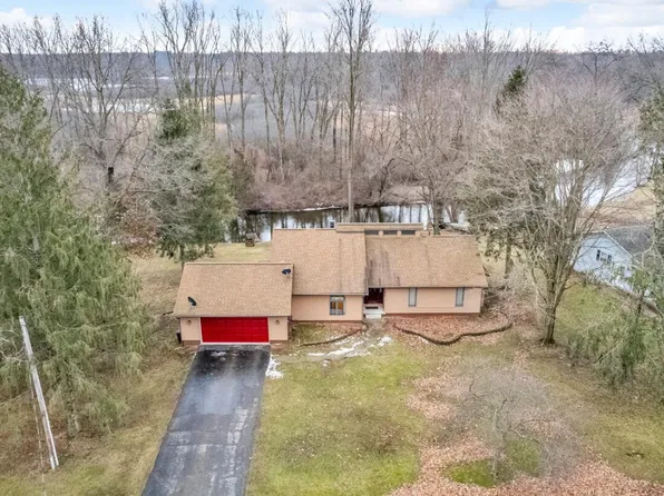 1879 Glenshire Dr, Jackson, MI 49201