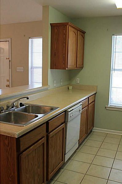 1st image of 407 E 2nd St