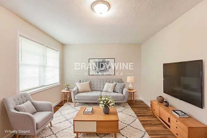 3 bed, 2.0 bath, 1293 sqft, $1,839 — Photo 4