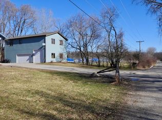 1106 W Benjamin Ave, Spring Grove, IL 60081