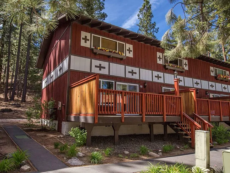 Private side unit with views to forest with not other neighbors.