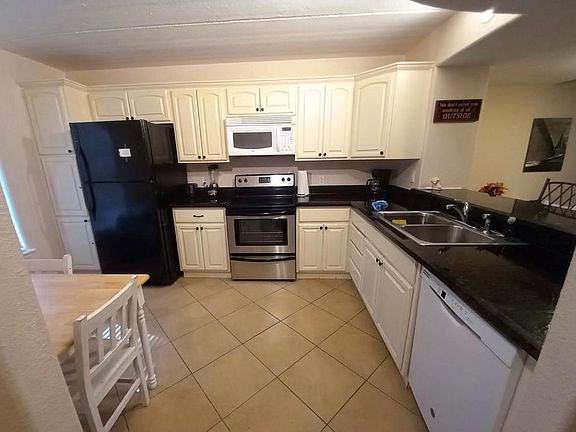 4th image of 104 Parade Dr #19