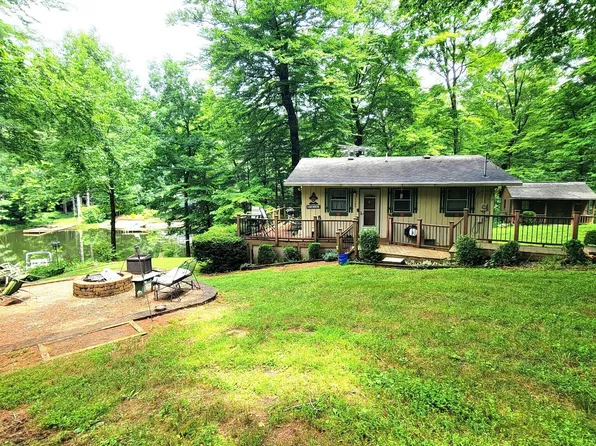 2246 E South Shore Dr, Morgantown, IN 46160