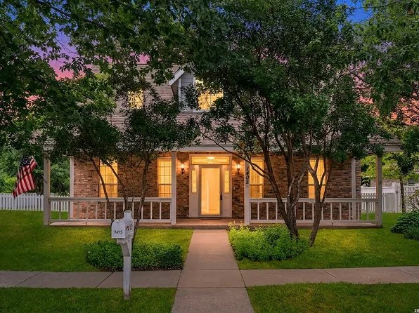 1405 Azalea Ln, New Braunfels, TX 78130