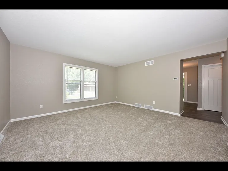 6930 W Mill Rd — Photo 4