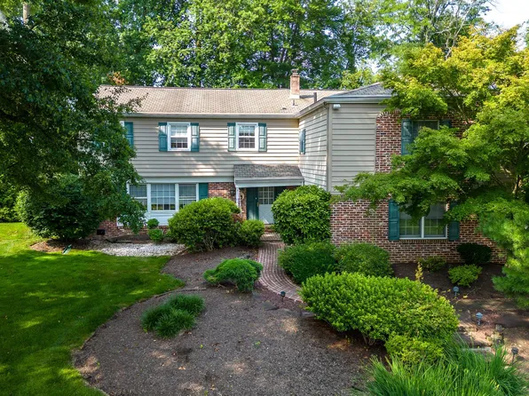 1156 Gantt Dr, Huntingdon Valley, PA 19006