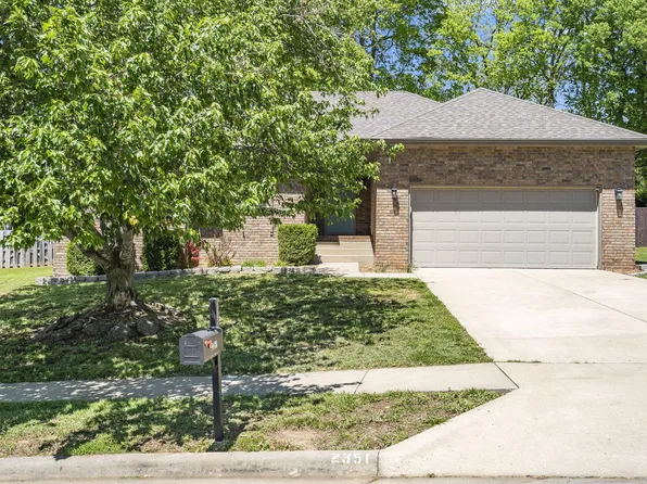 2351 W Arlington Street, Springfield, MO 65810