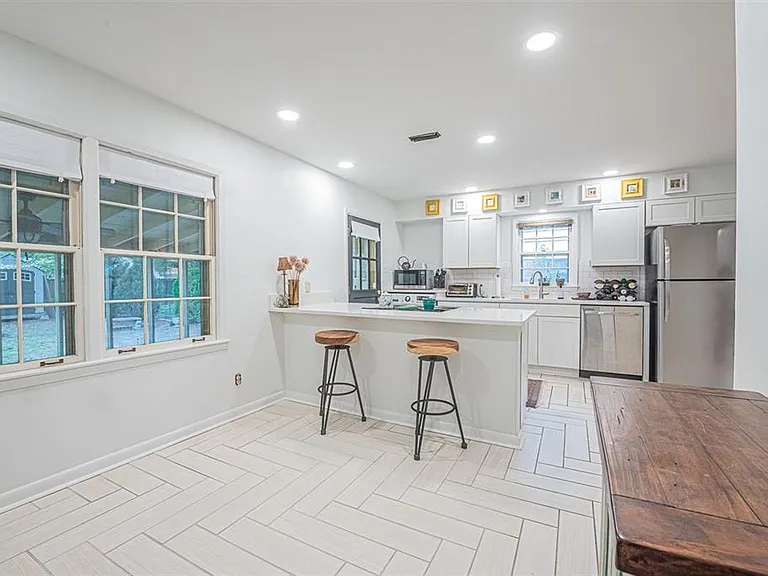 1639 Ivy Rd — Photo 15
