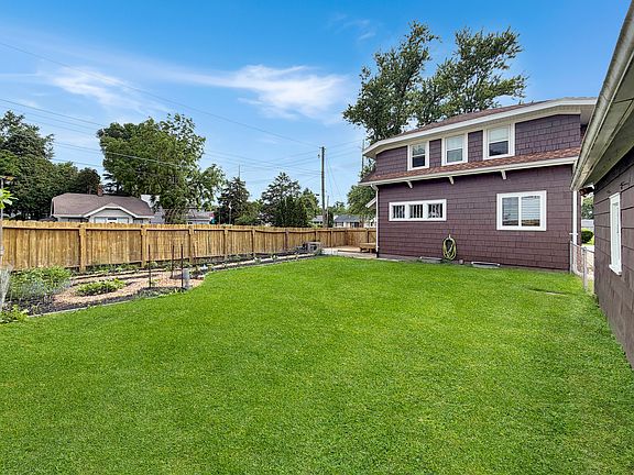 2nd image of 904 S McKinley Ave